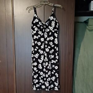 Women's Dress Spaghetti Straps, Twist Bust, Midi  NWOT.  No Boundaries